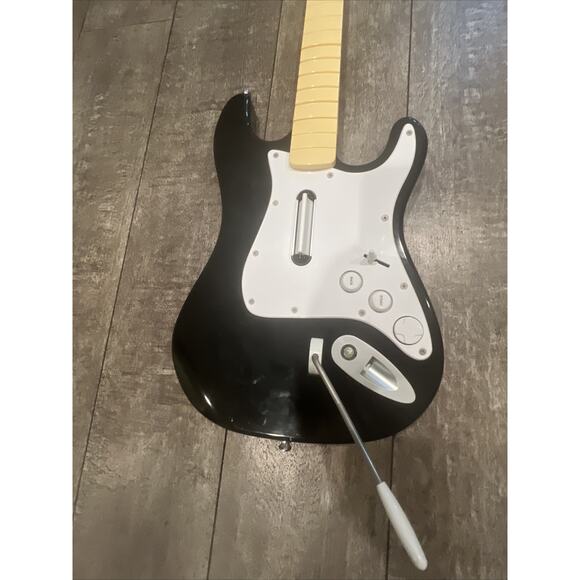 Untested Xbox360 Rock Band Wired Fender Harmonix Stratocaster Guitar (822152) - Picture 2 of 8
